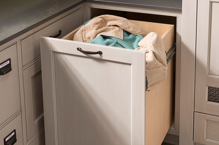 Pull-Out Hamper